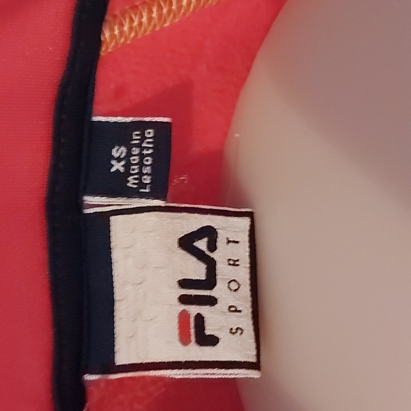 Fila Long Sleeve Active Wear Top in Excellent Condition. Colours are Vibrant! - Picture 7 of 7